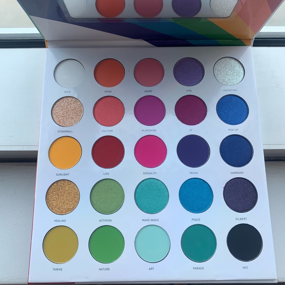 Live in Color 25L